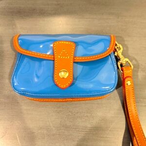 Dooney & Bourke wristlet